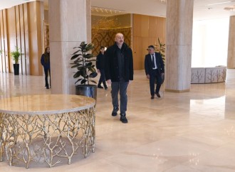 Prezident İlham Əliyev və Birinci xanım Mehriban Əliyeva Şahdağda “Lakeside” hotelində aparılmış işlərlə və “Xizək klubu” binasının tikintisi ilə tanış olublar
