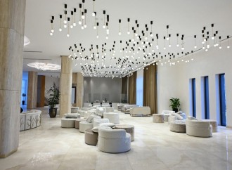 Prezident İlham Əliyev və Birinci xanım Mehriban Əliyeva Şahdağda “Lakeside” hotelində aparılmış işlərlə və “Xizək klubu” binasının tikintisi ilə tanış olublar
