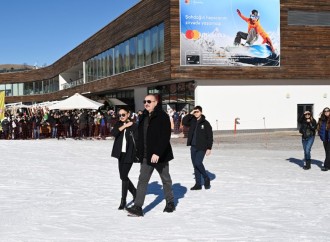 Prezident İlham Əliyev və Birinci xanım Mehriban Əliyeva Şahdağda “Lakeside” hotelində aparılmış işlərlə və “Xizək klubu” binasının tikintisi ilə tanış olublar