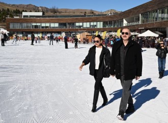 Prezident İlham Əliyev və Birinci xanım Mehriban Əliyeva Şahdağda “Lakeside” hotelində aparılmış işlərlə və “Xizək klubu” binasının tikintisi ilə tanış olublar