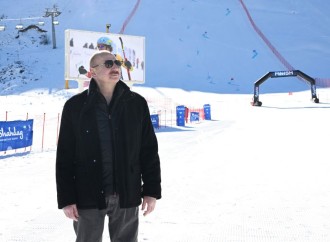 Prezident İlham Əliyev və Birinci xanım Mehriban Əliyeva Şahdağda “Lakeside” hotelində aparılmış işlərlə və “Xizək klubu” binasının tikintisi ilə tanış olublar