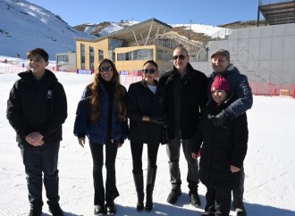 Prezident İlham Əliyev və Birinci xanım Mehriban Əliyeva Şahdağda “Lakeside” hotelində aparılmış işlərlə və “Xizək klubu” binasının tikintisi ilə tanış olublar