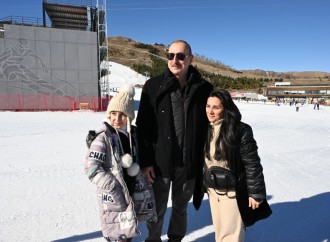 Prezident İlham Əliyev və Birinci xanım Mehriban Əliyeva Şahdağda “Lakeside” hotelində aparılmış işlərlə və “Xizək klubu” binasının tikintisi ilə tanış olublar