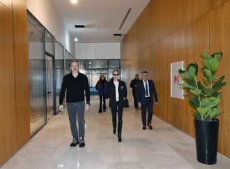 Prezident İlham Əliyev və Birinci xanım Mehriban Əliyeva Şahdağda “Lakeside” hotelində aparılmış işlərlə və “Xizək klubu” binasının tikintisi ilə tanış olublar