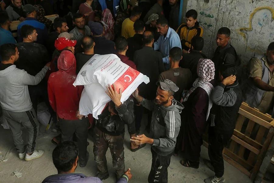 AFAD Qəzzada Fələstinlilərə qida yardımı paylayıb