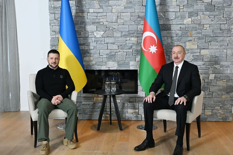 Prezident İlham Əliyev Davosda Ukrayna Prezidenti ilə görüşüb