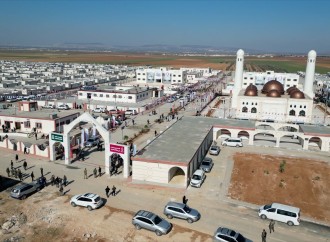 Türkiyə və Qətər Suriyada 1400 ailəyə yeni evlər təqdim edib