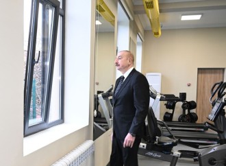Prezident İlham Əliyev “Vətən” İdman Liseyində aparılmış yenidənqurma işlərindən sonra yaradılan şəraitlə tanış olub