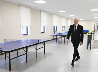 Prezident İlham Əliyev “Vətən” İdman Liseyində aparılmış yenidənqurma işlərindən sonra yaradılan şəraitlə tanış olub