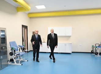 Prezident İlham Əliyev “Vətən” İdman Liseyində aparılmış yenidənqurma işlərindən sonra yaradılan şəraitlə tanış olub