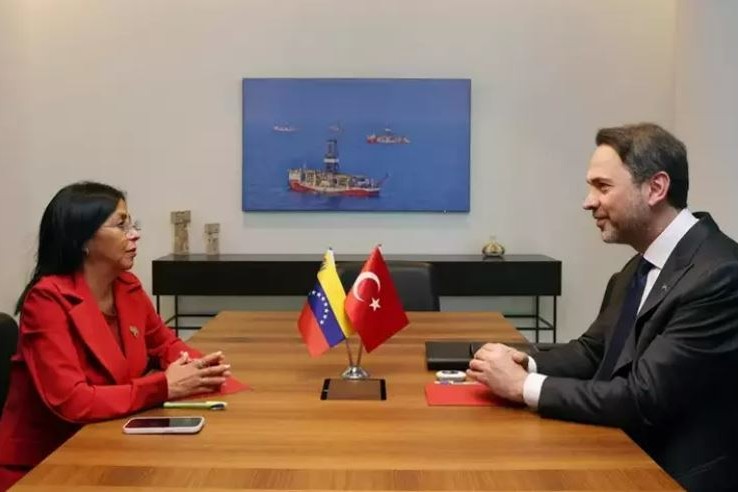 Ankara və Karakas enerji sahəsində yeni anlaşmalara imza atır