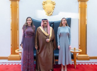 Bəhreyn kralı Leyla Əliyeva və Arzu Əliyevanı qəbul edib