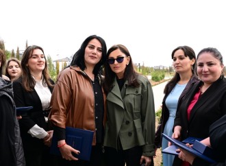 Prezident İlham Əliyevin və Birinci xanım Mehriban Əliyevanın Sarıcalı sakinləri ilə səmimi görüntüləri