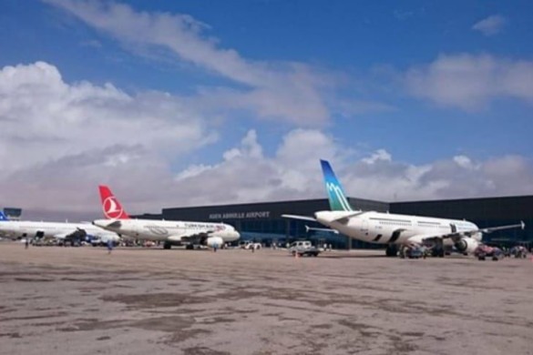 Somalidə hava limanı atəşə tutulub