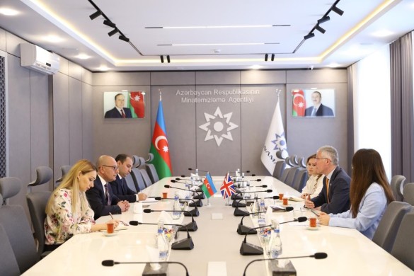 Azərbaycan və Böyük Britaniya arasında humanitar minatəmizləmə əməliyyatları müzakirə edilib