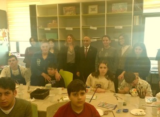 Autizmli uşaqlarla kreativ gün: BƏƏ və Air Arabia nümayəndələri fincan boyadı, xatirələr paylaşdı