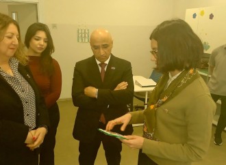 Autizmli uşaqlarla kreativ gün: BƏƏ və Air Arabia nümayəndələri fincan boyadı, xatirələr paylaşdı