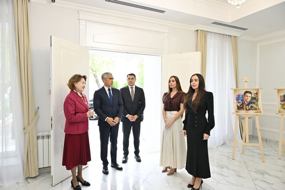 Heydər Əliyev Fondunun vitse-prezidenti Leyla Əliyeva və Bakı Media Mərkəzinin rəhbəri Arzu Əliyeva Türk Mədəniyyəti və İrsi Fondunu ziyarət ediblər