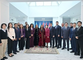 Heydər Əliyev Fondunun vitse-prezidenti Leyla Əliyeva və Bakı Media Mərkəzinin rəhbəri Arzu Əliyeva Türk Mədəniyyəti və İrsi Fondunu ziyarət ediblər