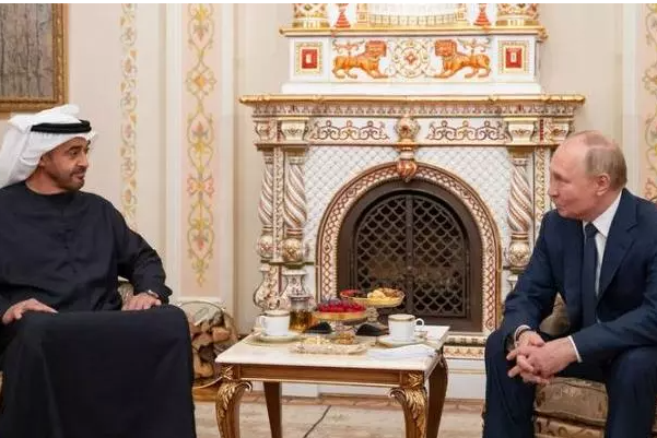 Putin ilə BƏƏ prezidenti arasında telefon danışığı olub