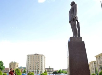 Heydər Əliyev Fondunun vitse-prezidenti Leyla Əliyeva və Bakı Media Mərkəzinin rəhbəri Arzu Əliyeva Naxçıvana səfər ediblər