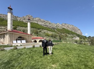 Prezident İlham Əliyev və Birinci xanım Mehriban Əliyeva Şuşa rayonunun Daşaltı kənd məscidinin açılışında iştirak ediblər