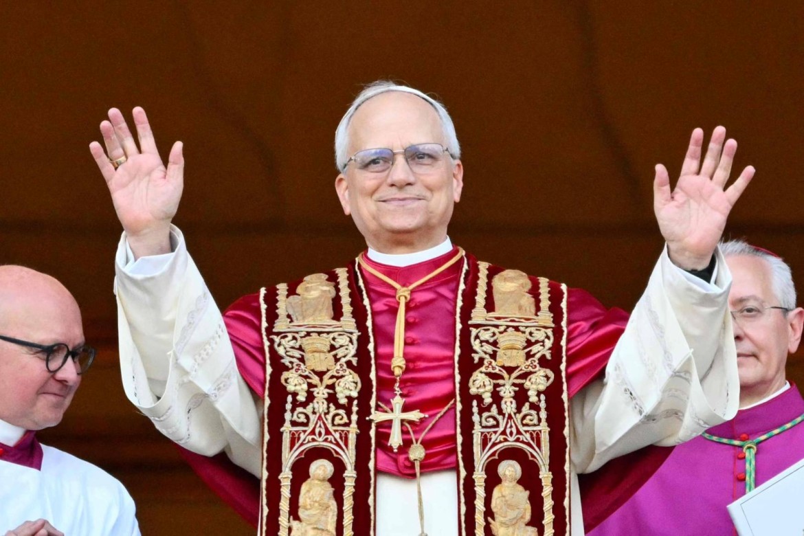 Vatikan Rusiya və Ukrayna arasında danışıqlara hazırdır - Papa XIV Leo