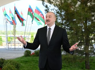 Prezident İlham Əliyev Ağdamın Kəngərli kəndinə köçən sakinlərlə görüşüb, onlara evlərin açarlarını təqdim edib
