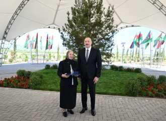 Prezident İlham Əliyev Ağdamın Kəngərli kəndinə köçən sakinlərlə görüşüb, onlara evlərin açarlarını təqdim edib