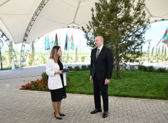 Prezident İlham Əliyev Ağdamın Kəngərli kəndinə köçən sakinlərlə görüşüb, onlara evlərin açarlarını təqdim edib