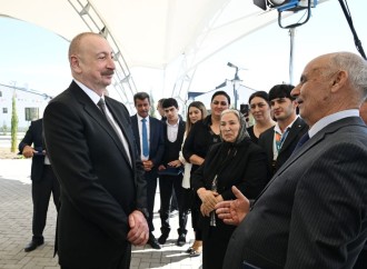 Prezident İlham Əliyev Ağdamın Kəngərli kəndinə köçən sakinlərlə görüşüb, onlara evlərin açarlarını təqdim edib