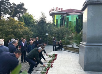 Türk Mədəniyyəti və İrsi Fondu Xalq Şairinin Ev Muzeyini ziyarət edib