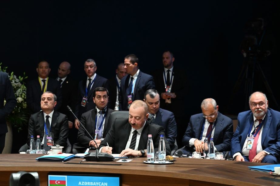 Türk Dövlətləri Təşkilatının Dövlət başçılarının qeyri-rəsmi Zirvə görüşündə Bəyannamə imzalanıb