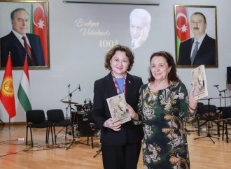 Türk Mədəniyyəti və İrsi Fondu Bəxtiyar Vahabzadənin yubiley tədbirində iştirak edib