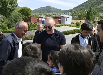 Prezident İlham Əliyev Laçın şəhərində sakinlərlə görüşüb