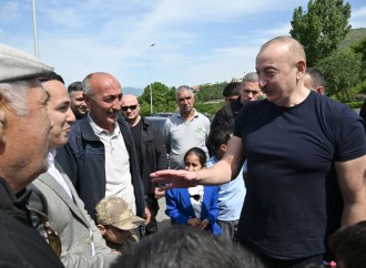 Prezident İlham Əliyev Laçın şəhərində sakinlərlə görüşüb