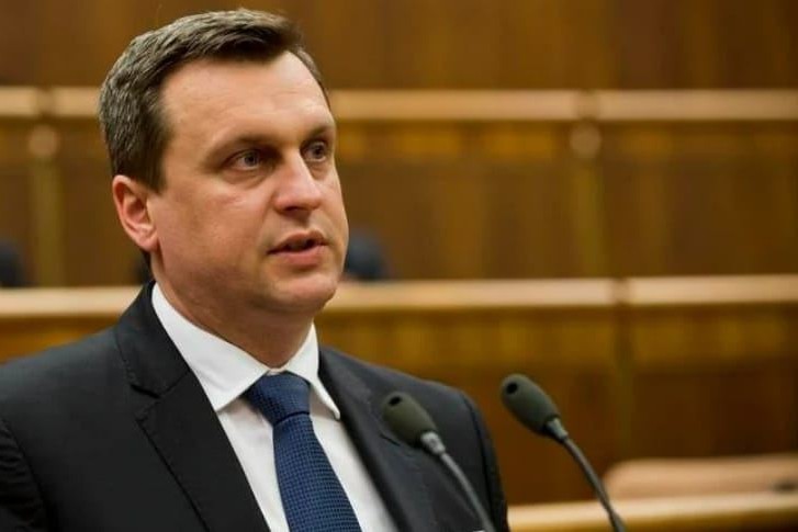 Slovakiyanın Aİ-dən çıxması mümkündür - Parlamentin vitse-spikeri