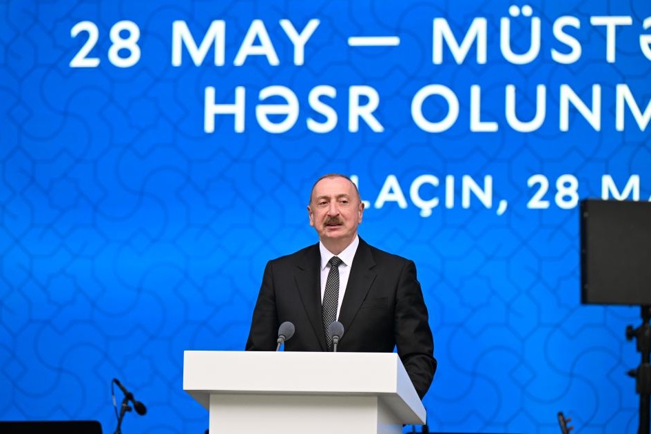 Prezident İlham Əliyev: Əminəm ki, azad edilmiş Laçından bu gün üç ölkənin dünyaya verdiyi mesajlar lazımi ünvana çatacaq