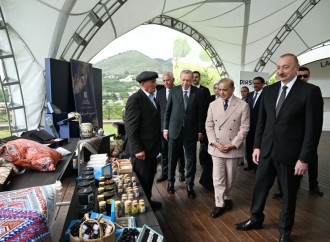 Prezident İlham Əliyev, Türkiyə Prezidenti və Pakistanın Baş naziri Laçın şəhərində seyrəngahda olublar