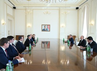 Prezident İlham Əliyev ABŞ Senatının Xarici Əlaqələr Komitəsinin üzvünü qəbul edib