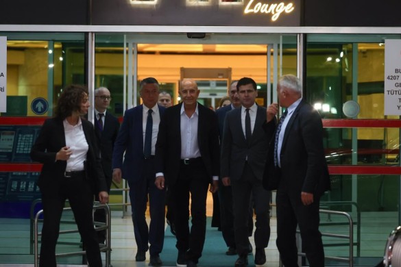ABŞ səfiri Anıtkabirdə Atatürkü yad edib