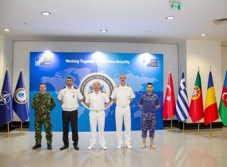 NATO-a məxsus mərkəzdə Azərbaycan bayrağı qaldırılıb