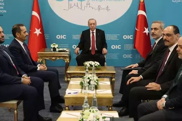 Ərdoğan Qətərin baş naziri ilə regional məsələləri müzakirə edib