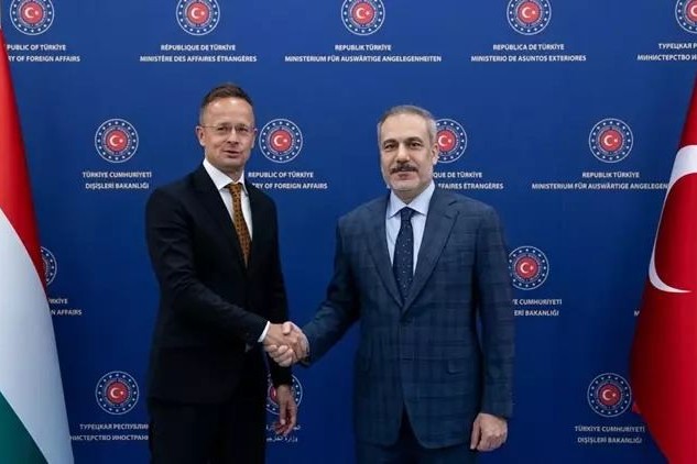 Türkiyə və Macarıstan XİN ikitərəfli əlaqələri müzakirə edib