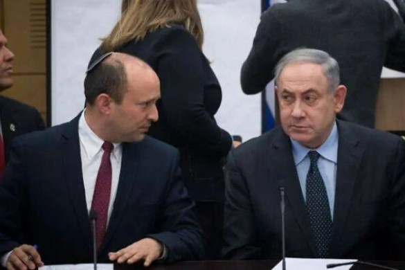 İsrailin sabiq baş naziri Bennet Netanyahunu istefaya çağırdı