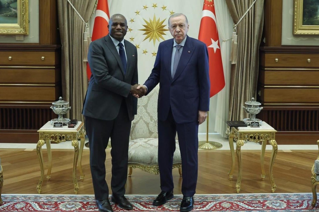 Türkiyə-Böyük Britaniya münasibətləri Ankarada müzakirə olunub