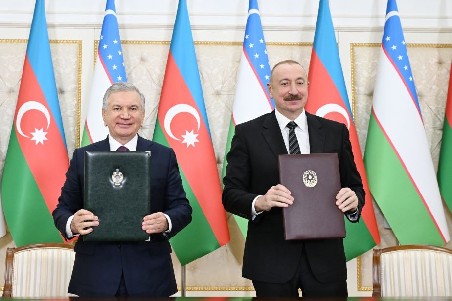 Azərbaycan və Özbəkistan arasında imzalanmış sənədlər mübadilə edilib