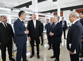 Prezident İlham Əliyev və Prezident Şavkat Mirziyoyev Xankəndidəki “Businesstex JV” tikiş fabrikinin fəaliyyəti ilə tanış olublar