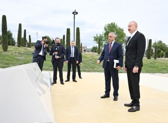 Prezident İlham Əliyev Xankəndidə Zəfər parkında görülən tikinti işləri ilə tanış olub