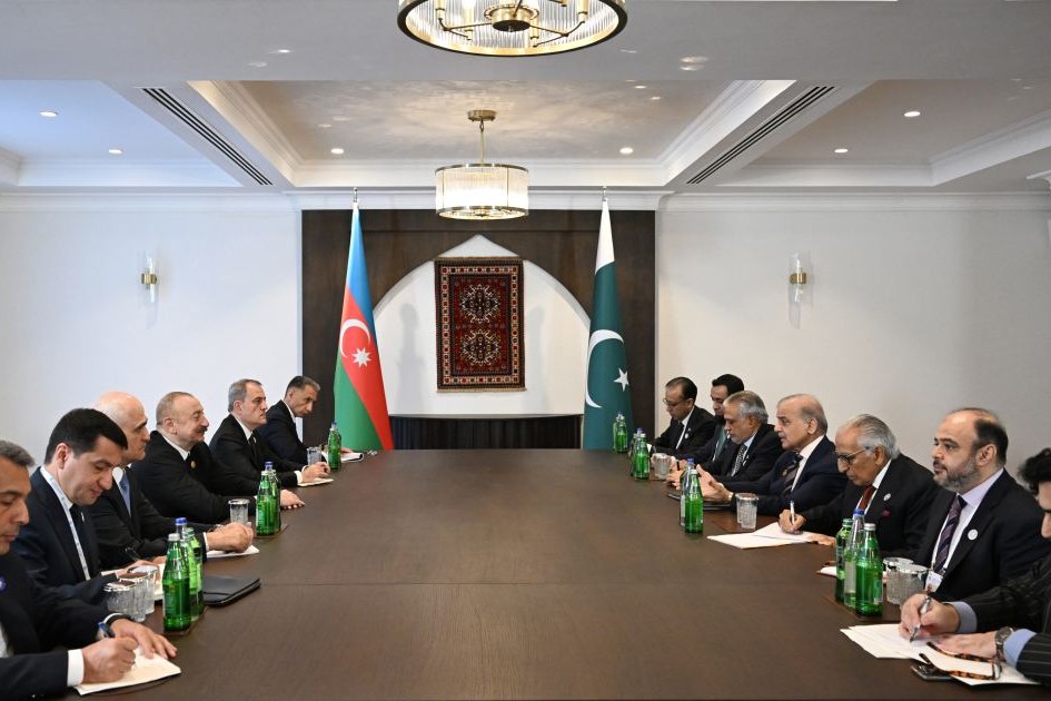 Prezident İlham Əliyev Xankəndidə Pakistanın Baş naziri ilə görüşüb